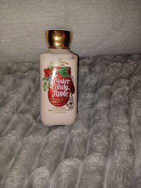 Bath & Body Works Winter Candy Apple Lotion - Cream & Gold Accents
